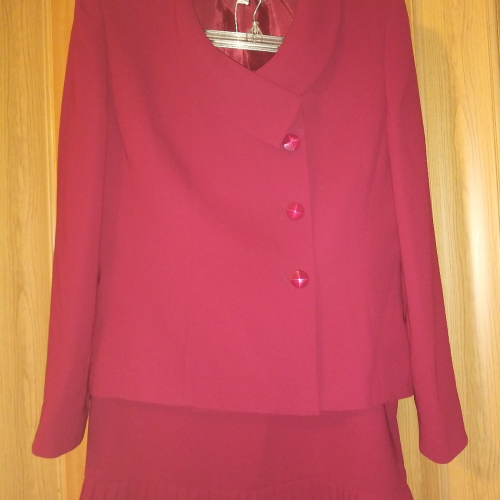 Vintage Le Suit Crimson Red